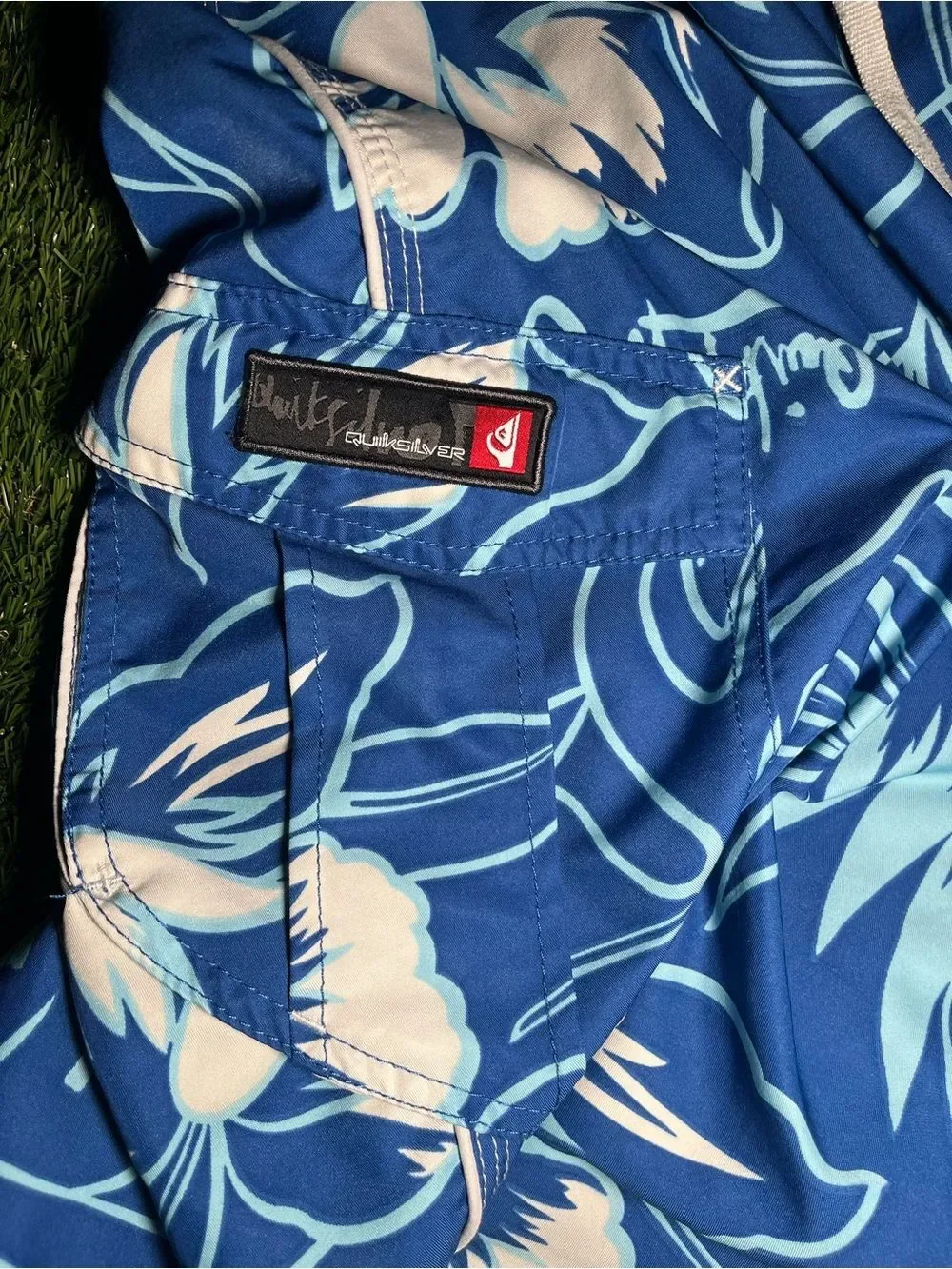 Quiksilver Y2K vintage style Blue Floral Men’s Swim Trunks (read description)